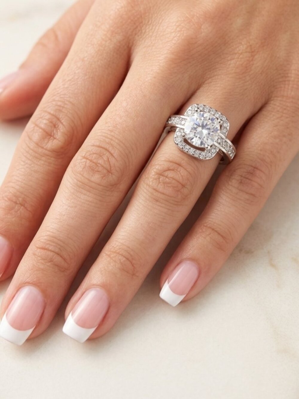 Gorgeous Silver-Plated Halo CZ Statement Ring Size 9